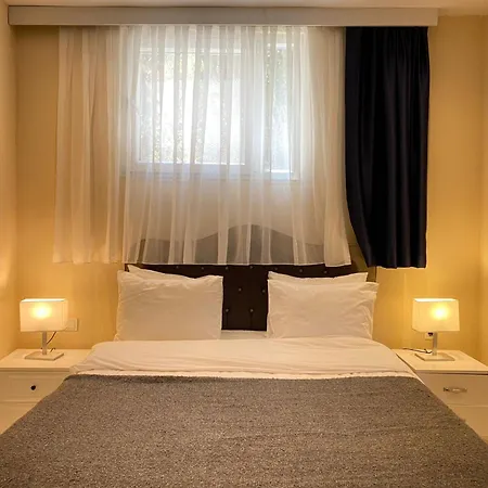 Sea View Getaway 2br Flat Walk To Shorelin Ferienhaus