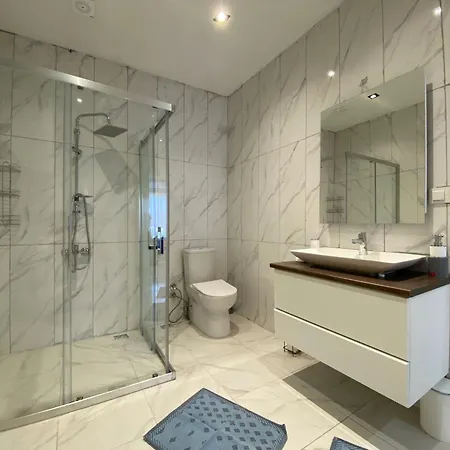 Ferienhaus Sea View Getaway 2br Flat Walk To Shorelin *