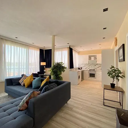 Ferienhaus Sea View Getaway 2br Flat Walk To Shorelin
