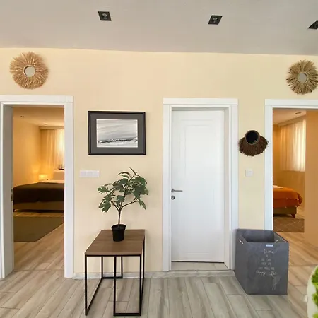 Sea View Getaway 2br Flat Walk To Shorelin Ferienhaus Bogazici